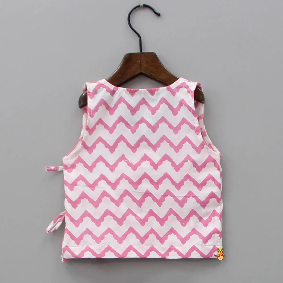 Chevron Printed Pink And White Triple Side Knot Jhabla