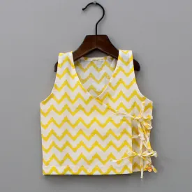 Chevron Printed Yellow and White Jhabla with Triple Side Knot