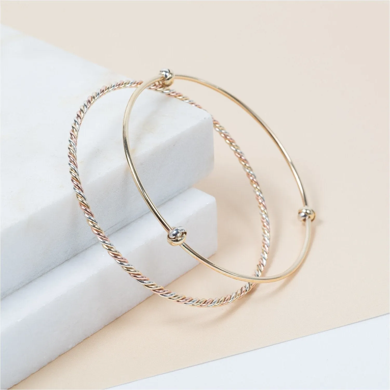 Cheyne 9ct Yellow Gold Knot Bangle