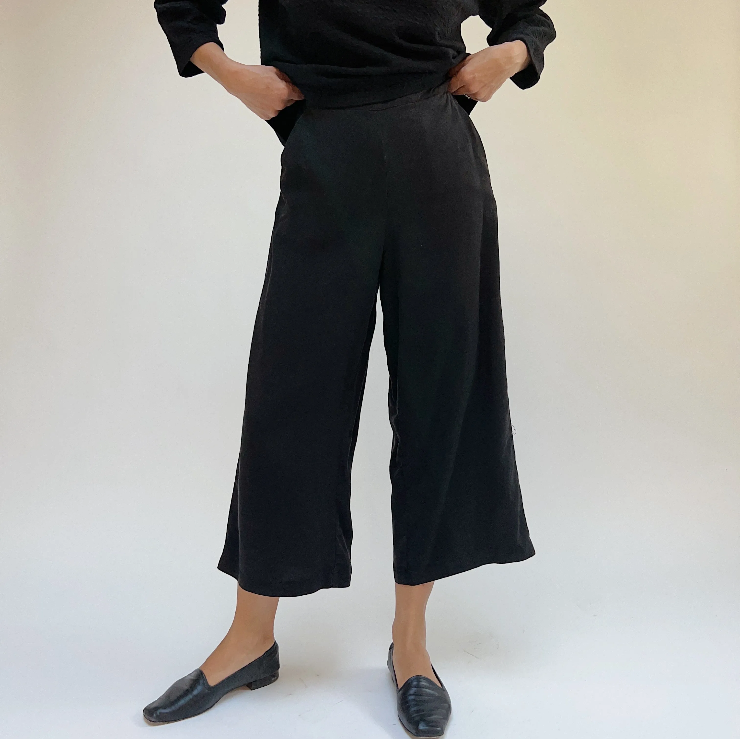 Cut Loose | Tencel Flat Front Flood in Black