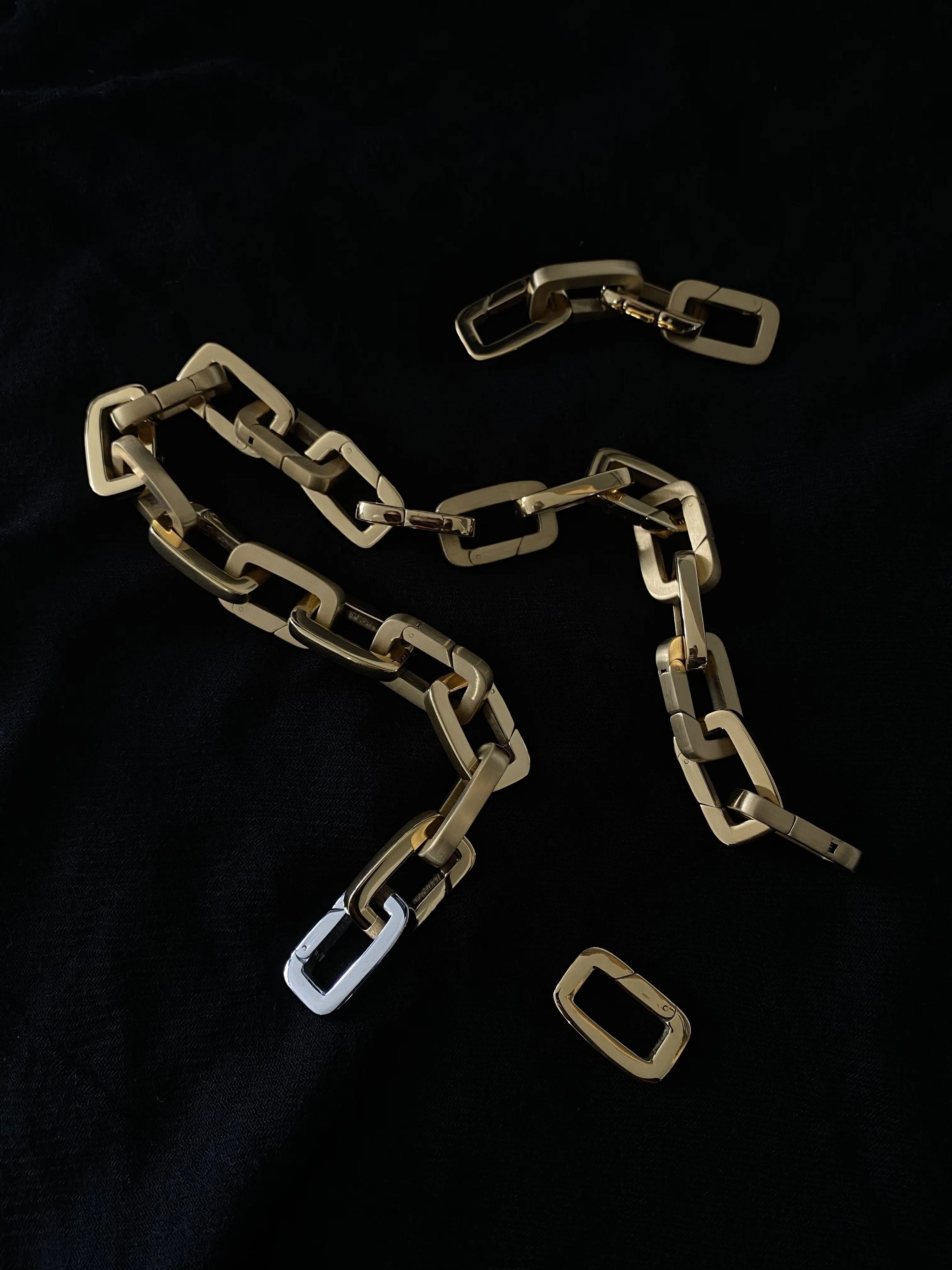 Gold Cara Clip