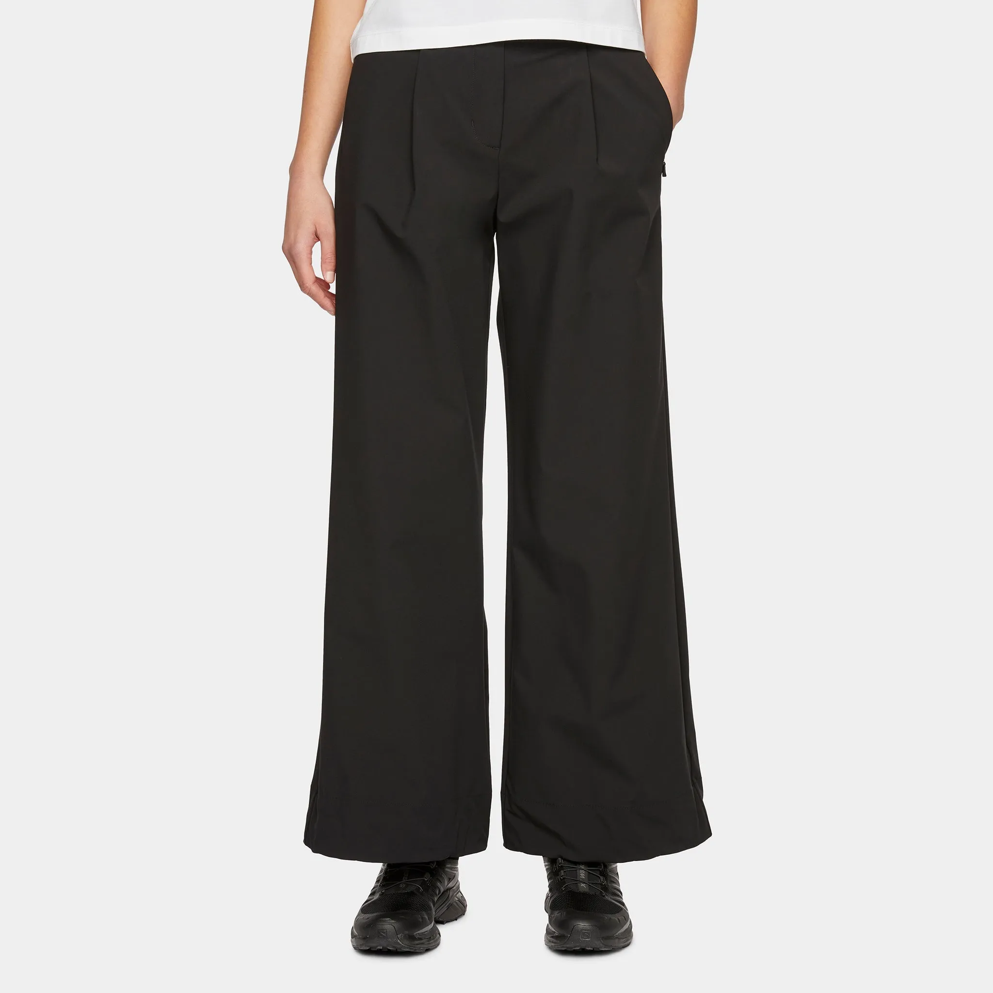 Wide Leg Tech Trouser