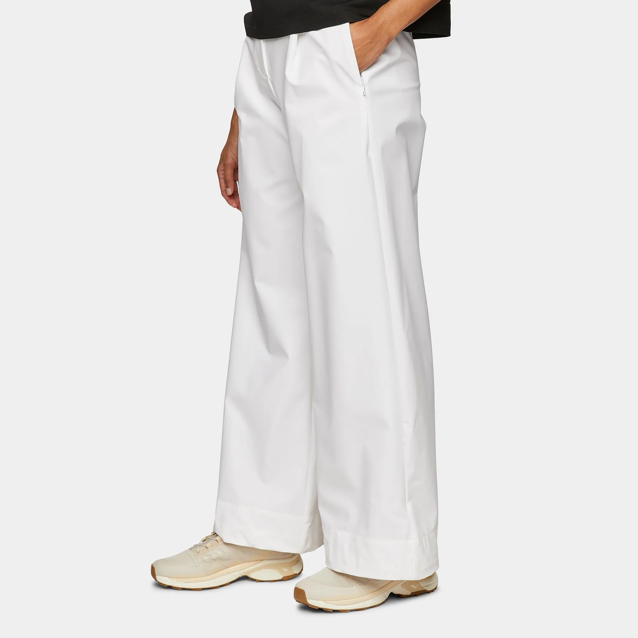 Wide Leg Tech Trouser